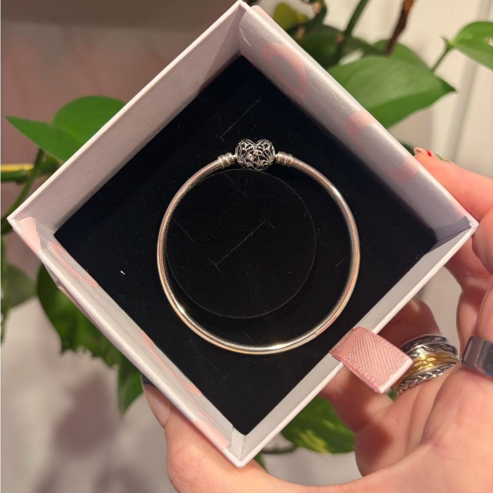 Pandora 2024 Christmas Limited Edition Bangle (New in Box)